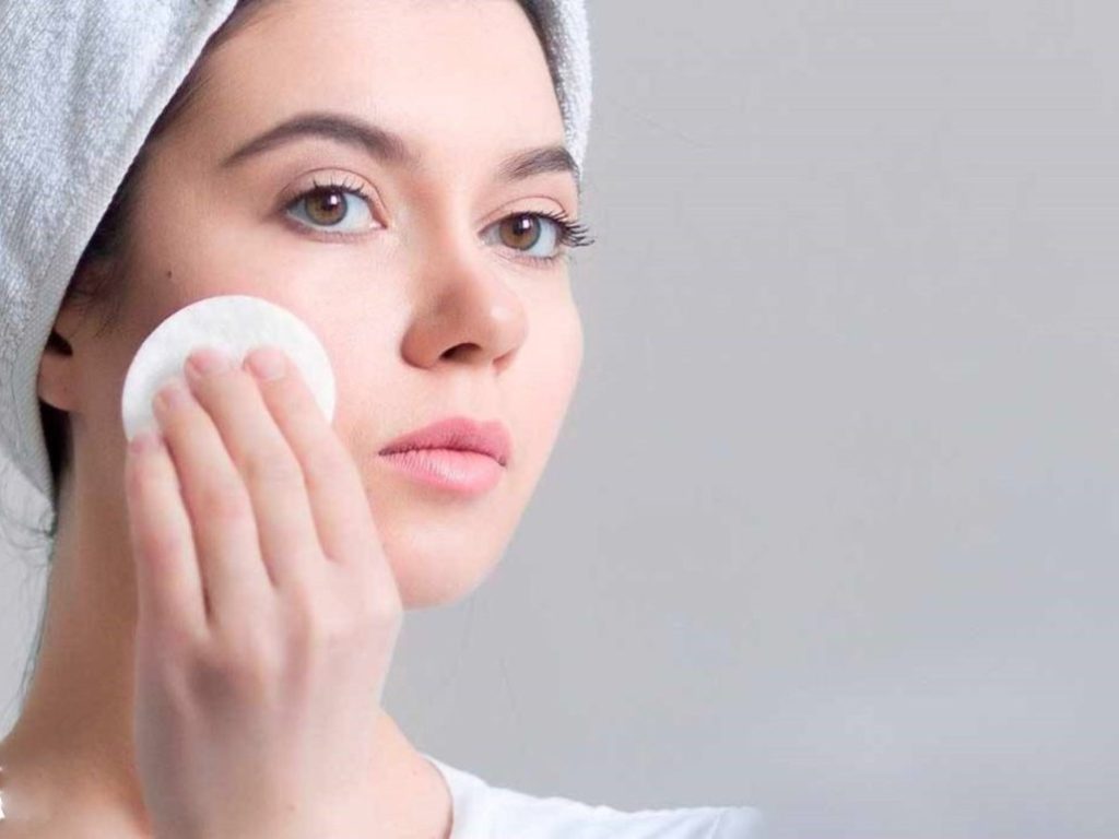 ۱۰ مدل از بهترین محصولات برای پوست چرب و مستعد جوش