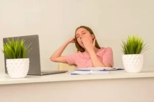 بهترین تکنیک رفع خواب آلودگی در محیط کار