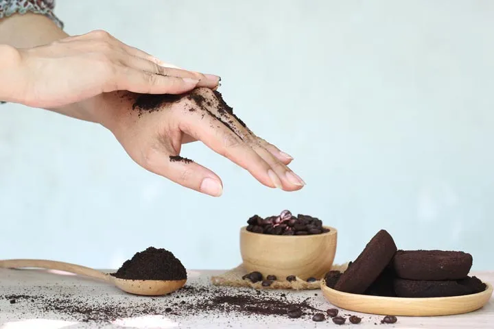 کاربرد خلاقانه پودر و تفاله قهوه؛ از کود باغچه تا زیبایی صورت